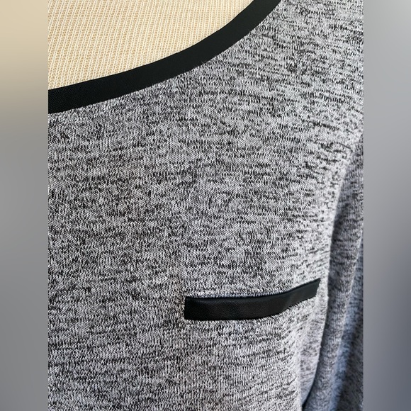 194. Reitmans multi grey long sleeved top size XXL - Picture 3 of 12